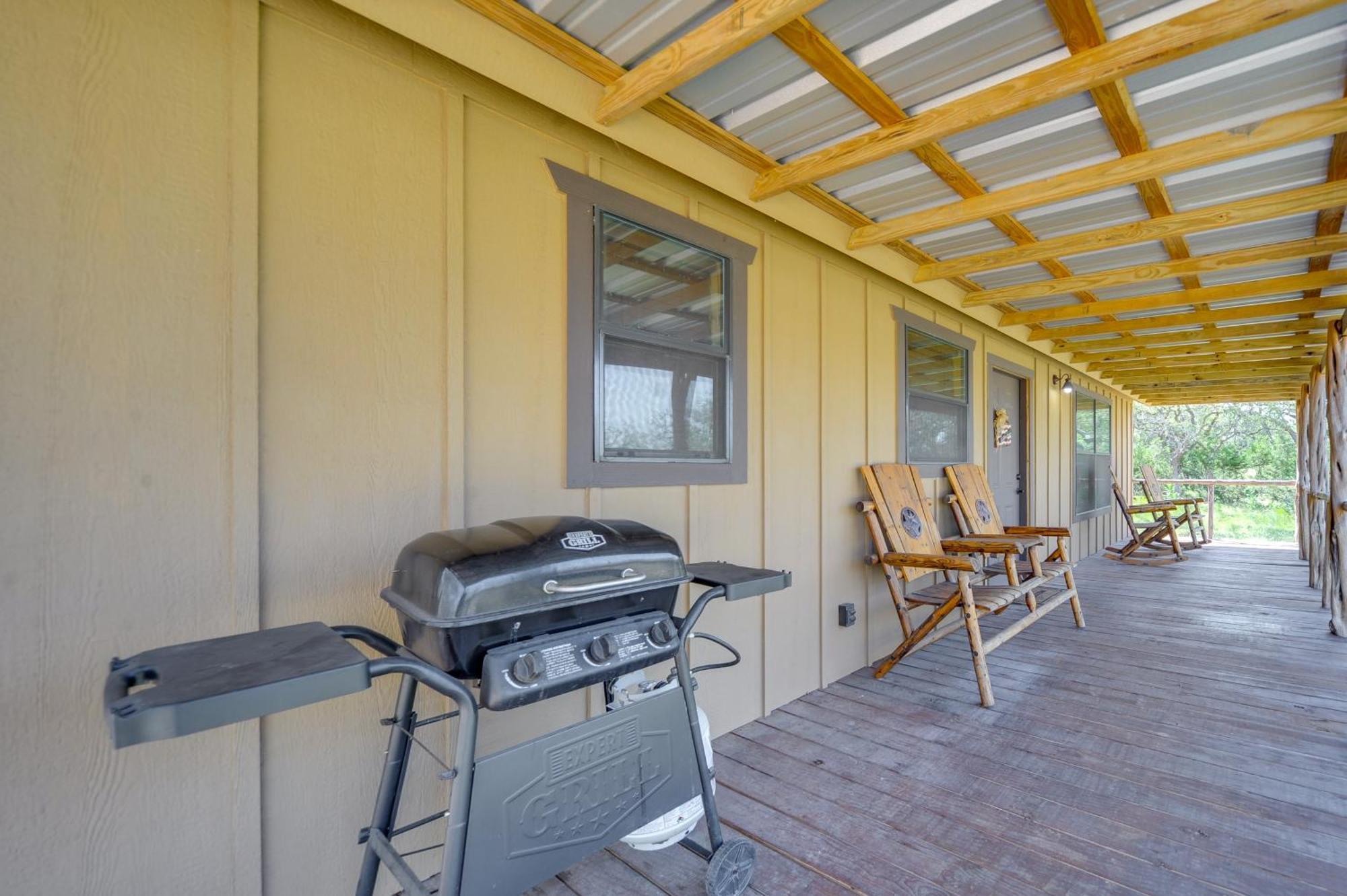 Rustic-Chic Country Cabin - 10 Mi To Main Street! Φρέντερικσμπεργκ Εξωτερικό φωτογραφία